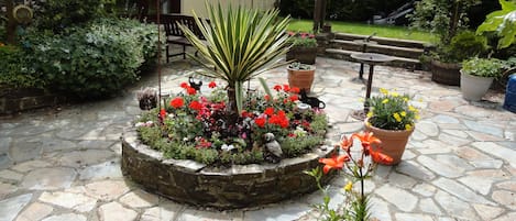 garden at Frankaborough cottage 