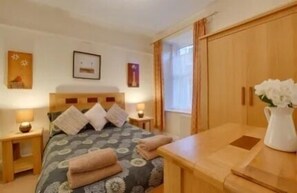 Main double bedroom 