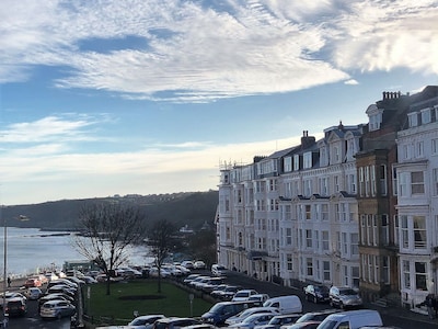 Harcourt Place - Apartment 3 - Seaview - sleeps 8