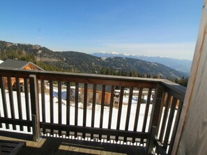 Sky, Property, Water, Mountain, Fence, Wood, Tree, Baluster, Wood Stain, Landscape