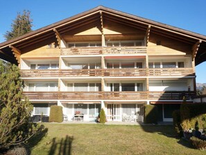 Pflanze, Himmel, Gebäude, Fenster, Haus, Baum, Holz, Hütte, Grundeigentum