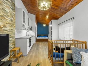 Möbel, Eigentum, Cabinetry, Gebäude, Holz, Küche, Interior Design, Beleuchtung, Die Architektur, Fussboden