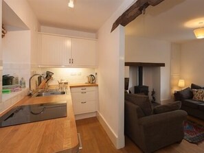 Troed Y Rhiw Kitchen  /Dining Room / Lounge