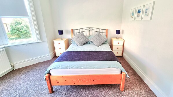 Flat 4 Double Bedroom with Sea View