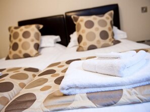 Second Bedroom with Twin Beds