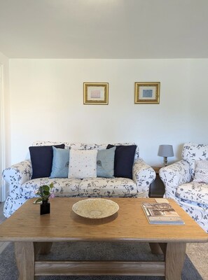 Living Room / Lounge