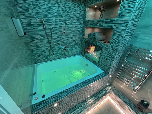 JACUZZI APARTMENT 2