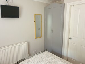 Cornflower Cottage 1  - Twin Bedroom