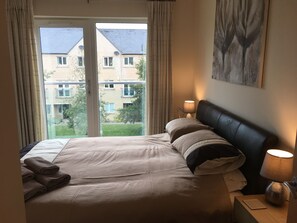 Master En-Suite  - Holiday Let Skipper Way Little Paxton