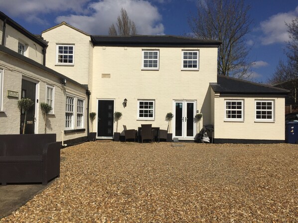 Holiday Cottage - Courtyard Cottage Great Paxton