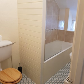 Apartment 2 = Bathroom
