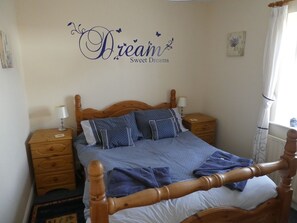 Cuckoo Cottage bedroom