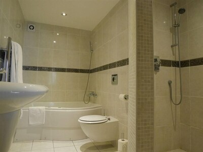 Double Deluxe Ensuite Room with 4 Poster Bed