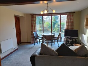 Living Room / Lounge