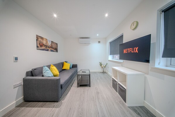 Living Room / Lounge
