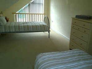 Large bedroom 3