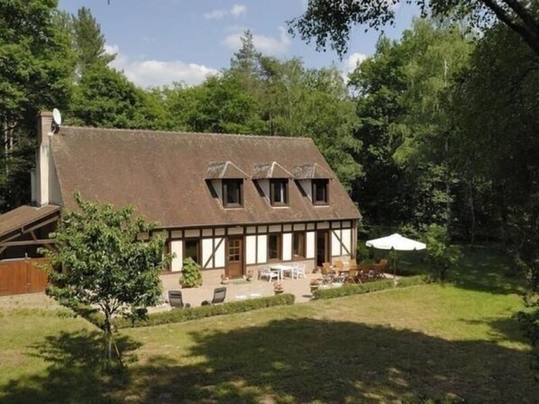 Maison et sa terrasse