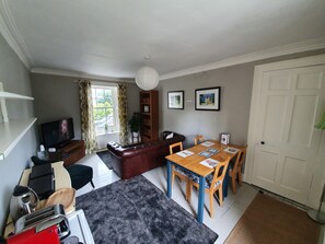 1st Floor Suite Sittingroom/Breakfast Room