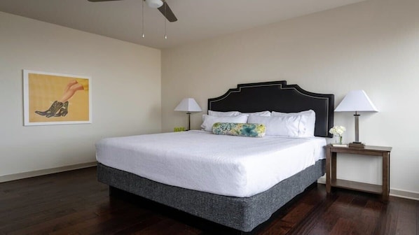 18th FL Stylish CozySuites w/pool, gym #2