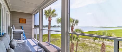 Welcome to 101 Mariner's Cay! Lovely river and sunset views