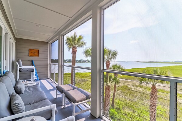 Welcome to 101 Mariner's Cay! Lovely river and sunset views