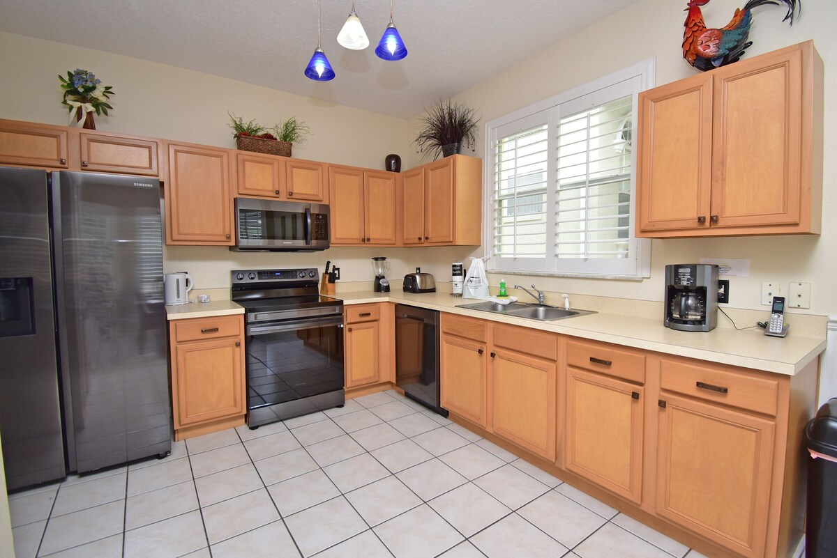 Comfortable Calabay Parc Pool Home with Games Room Close to Disney