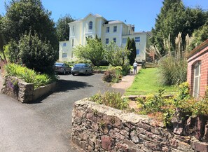 Garden car park