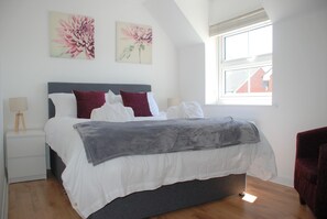 Bedroom 1 - Kingsize