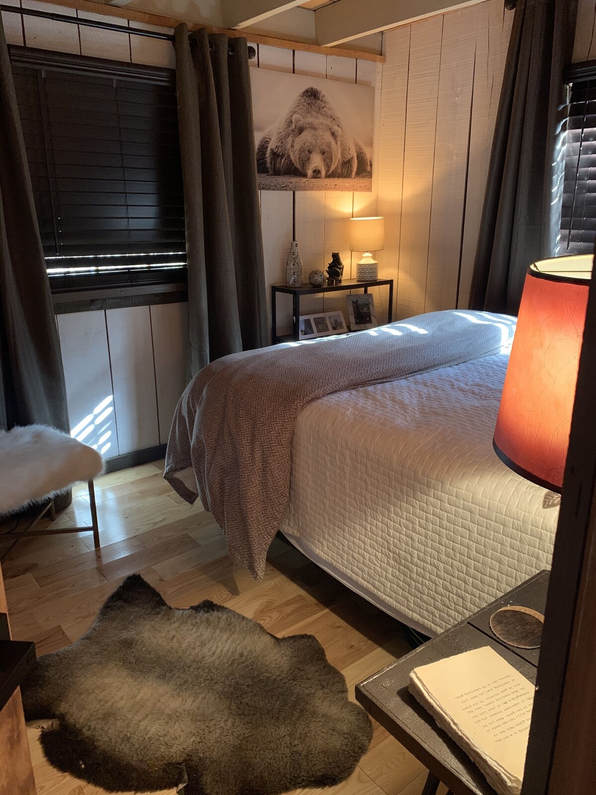 Sound of Rushing RAPIDS/ Private wooded location/Hiking Trail/Hot Tub