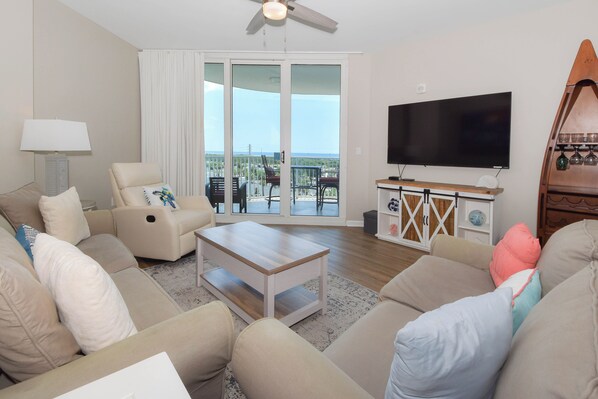 The Palms of Destin 1610 - Living Area
