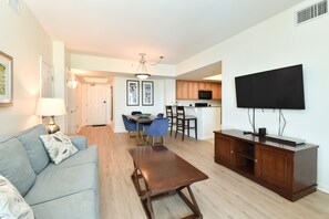 Palms 2415- Living Area