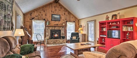 Sevierville Vacation Rental | 2BR | 2BA | 1,352 Sq Ft | Step-Free Access