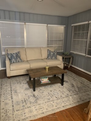 Sitting area off kitchen 