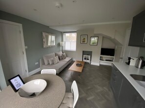 Living Room / Lounge