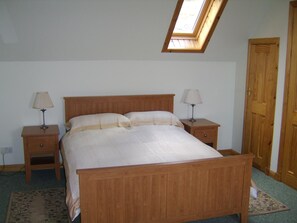 En-suite bedroom - Top House