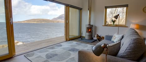 A cosy contemporary retreat in the North West Highlands of Scotland 