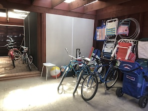 Beach gear & bikes