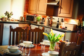 Log Cabin Dining/Kitchen Area