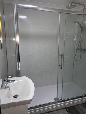 Family bathroom with walk-in shower 