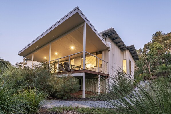 Rear covered deck to sit out and enjoy the serenity of the bush day and night. 