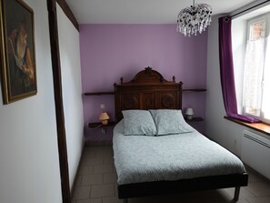 Chambre n°1 avec 1 lit de 140x190 (RDC)