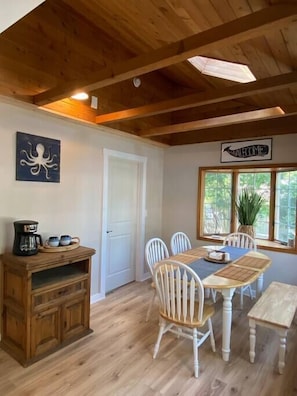 Dining room with table sitting 6