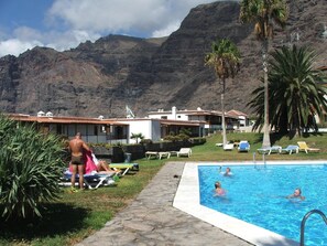 Pool mit Blick auf die Steilkueste