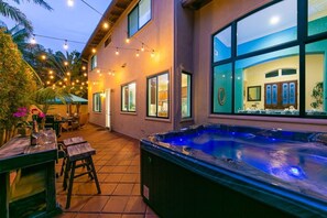 Welcome to Casa Surfside in Carlsbad's amazing private back patio, 6 person Jacuzzi, BBQ, and dining for 6.