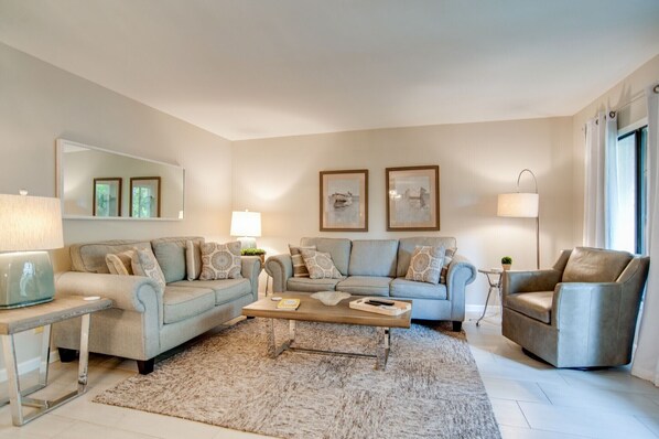 816 Clipper Court