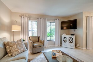 816 Clipper Court