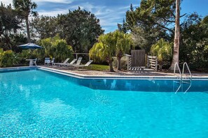 Gorgeous pool area