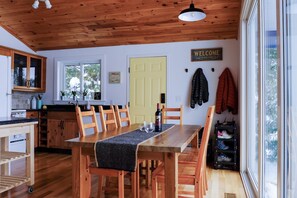 Open concept kitchen/dining room