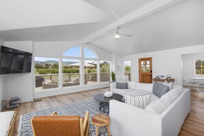 Orchard House living room (1)