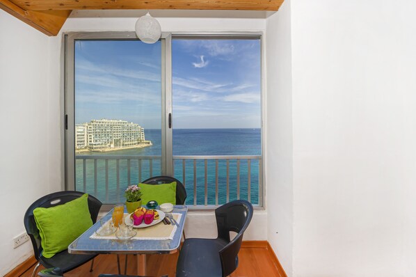 Stunning sea views of Spinola Bay from the seafront balcony!